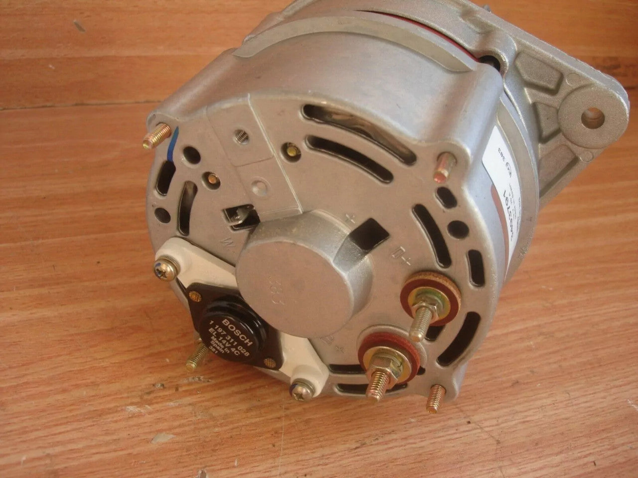 Alternator fits Opel Vauxhall Vectra A Astra F Cavalier 16D 17DR 3493791 Genuine View Right