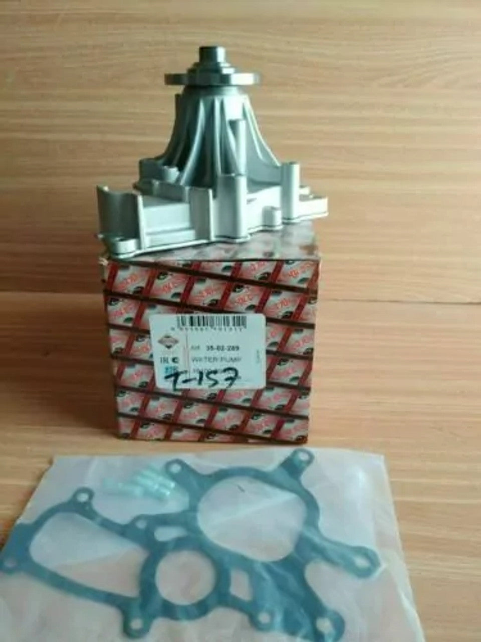 Water Pump fits Toyota Hilux 4Runner Fortuner Innova Revo Zace Kijang Unser 35-02-289 View Front