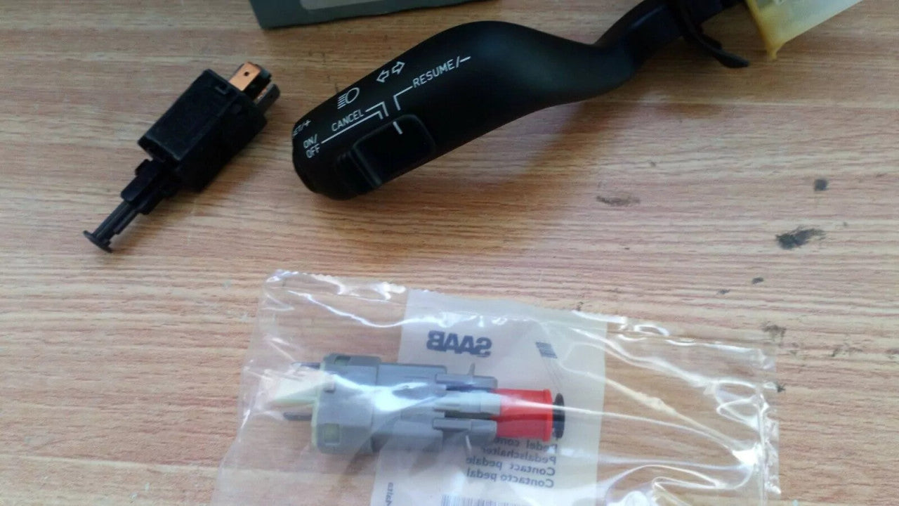 Cruise Control Switch fits Saab 9-5 9600 400130530 Genuine View Right