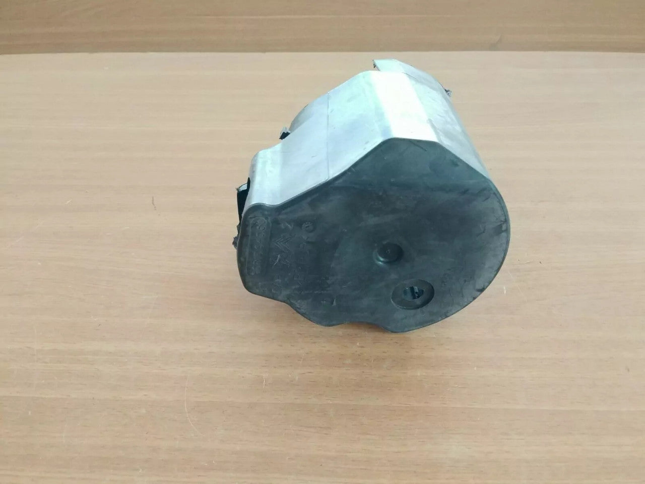 Power Steering Pump Cover fits Peugeot 308 Citroen C4 Picasso 4022C7 Genuine View Front