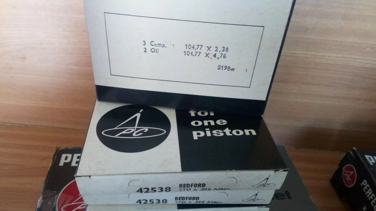 Piston Rings Set fits Bedford 381 6243cc Series 60 104.77mm Bore STD 40425380 View Left