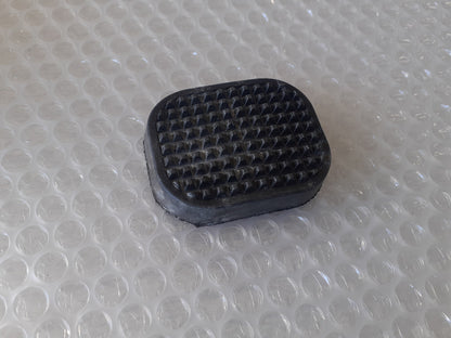 2x Brake Clutch Pedal Pad fits Fiat Panda Ducato Lancia Y10 4144275 View Front