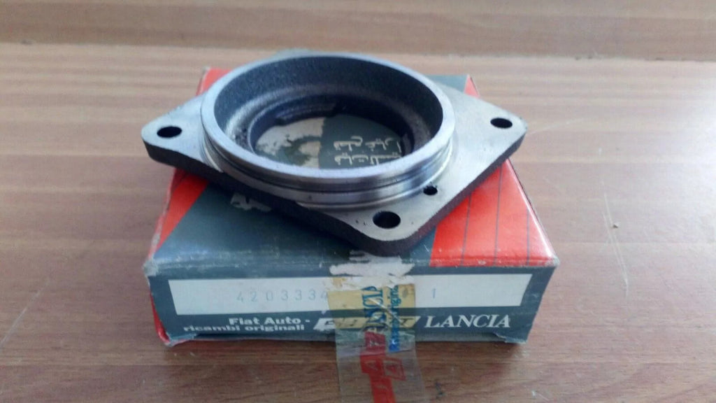 Gearbox Shaft Flange fits Fiat 127 Autobianchi A112 4203334 Genuine View Right