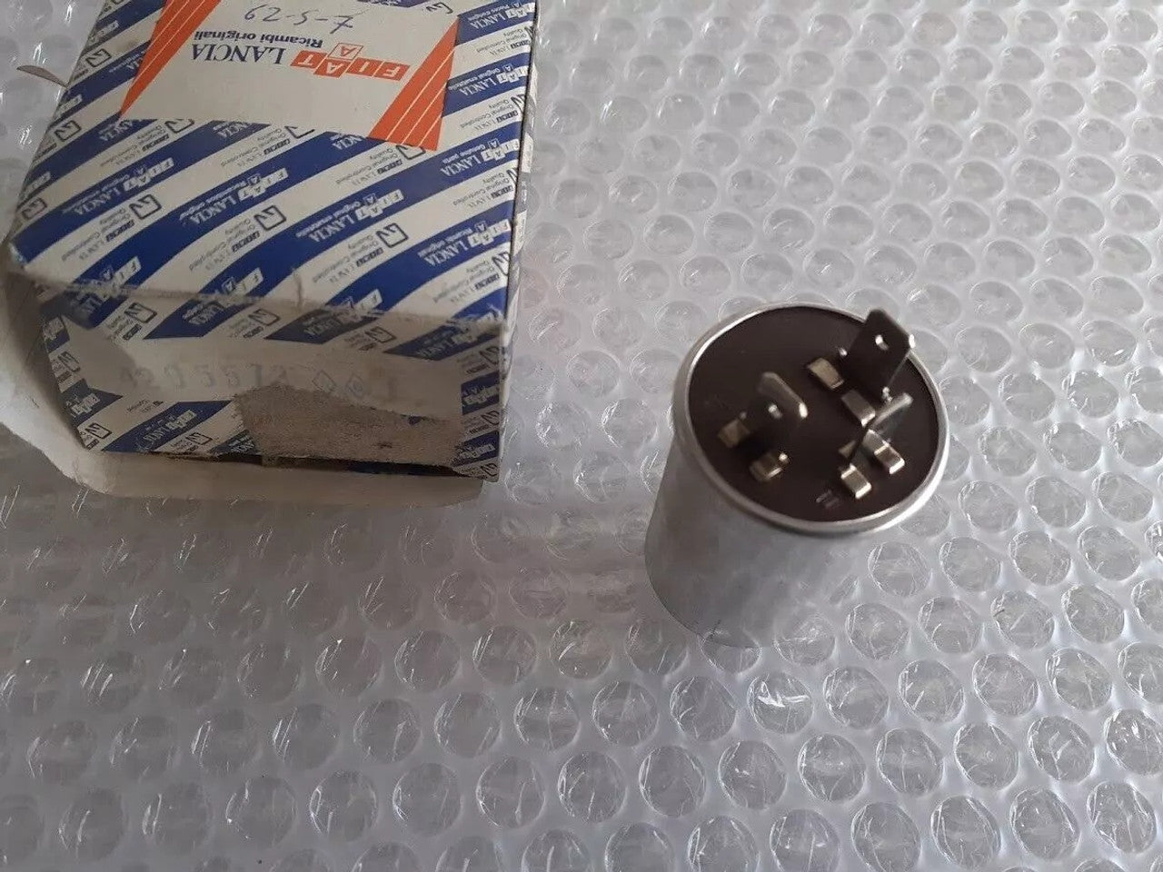 Relay Turn Signal fits Fiat Panda 126 Lancia Delta Alfa Romeo 4205573 Genuine View Upper