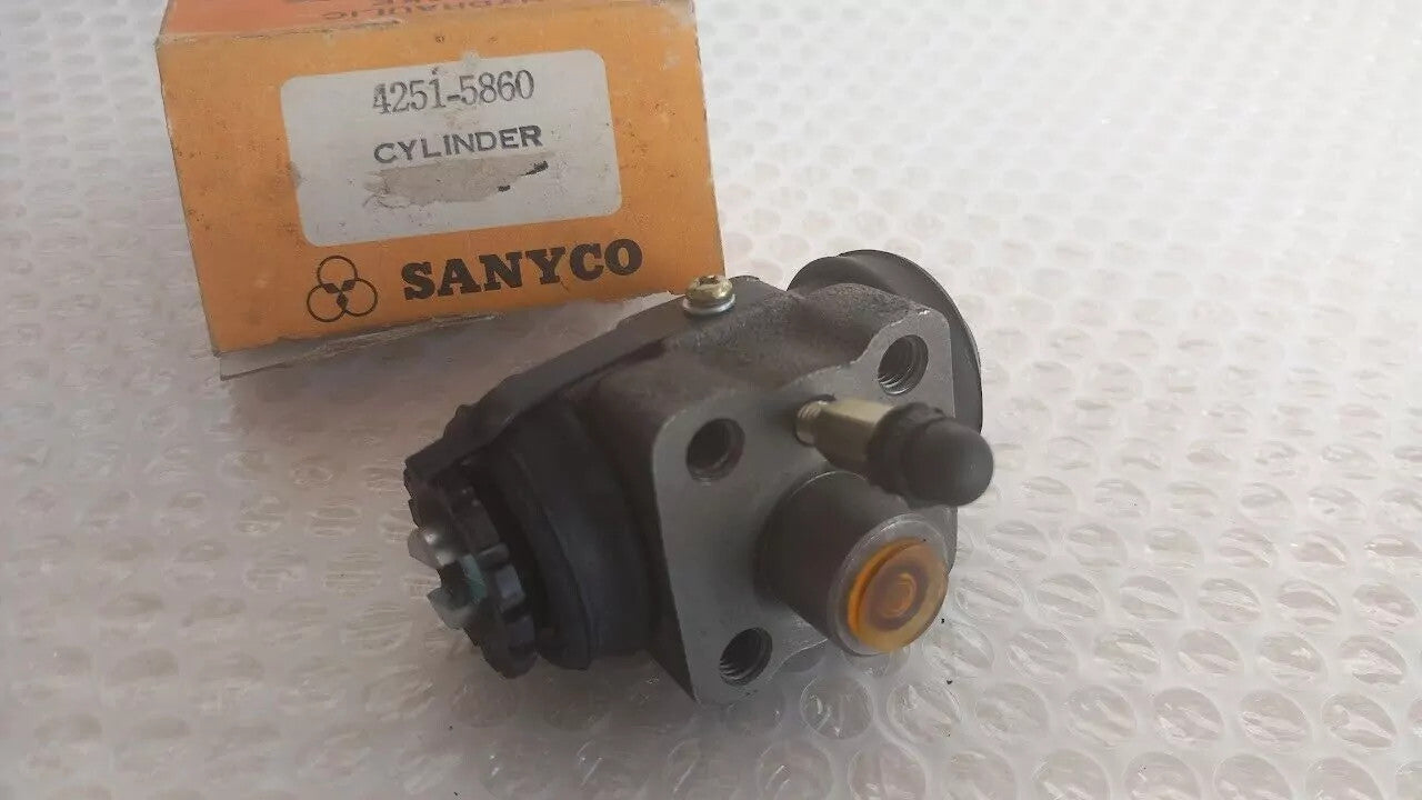 Rear Wheel Cylinder Right fits Daihatsu Delta SV18L F118 1 inch 4251-5860 View Front