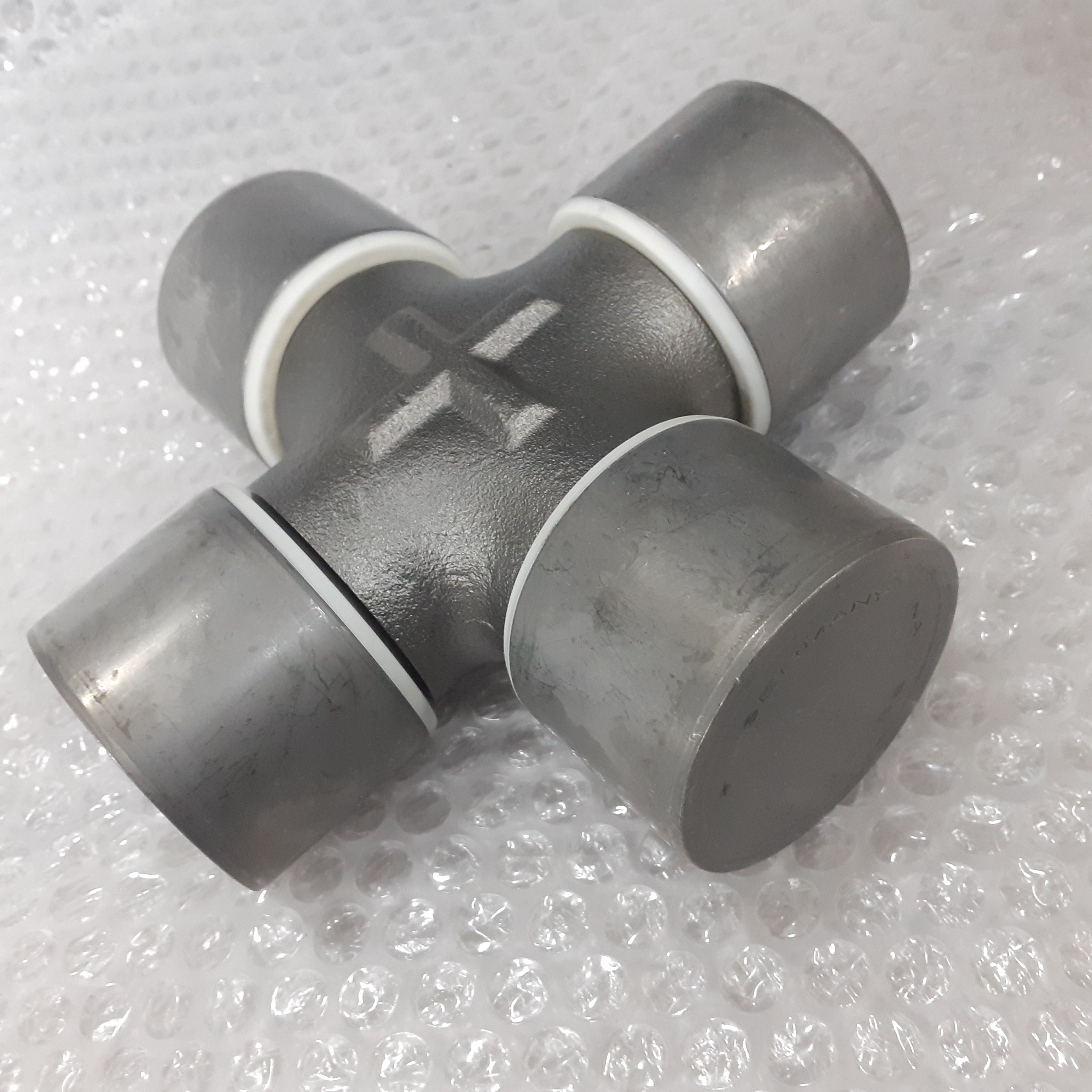 Universal Joint fits Iveco Eurostar Eurotech DAF Renault Kerax 57x152 42537896 Genuine View Rear