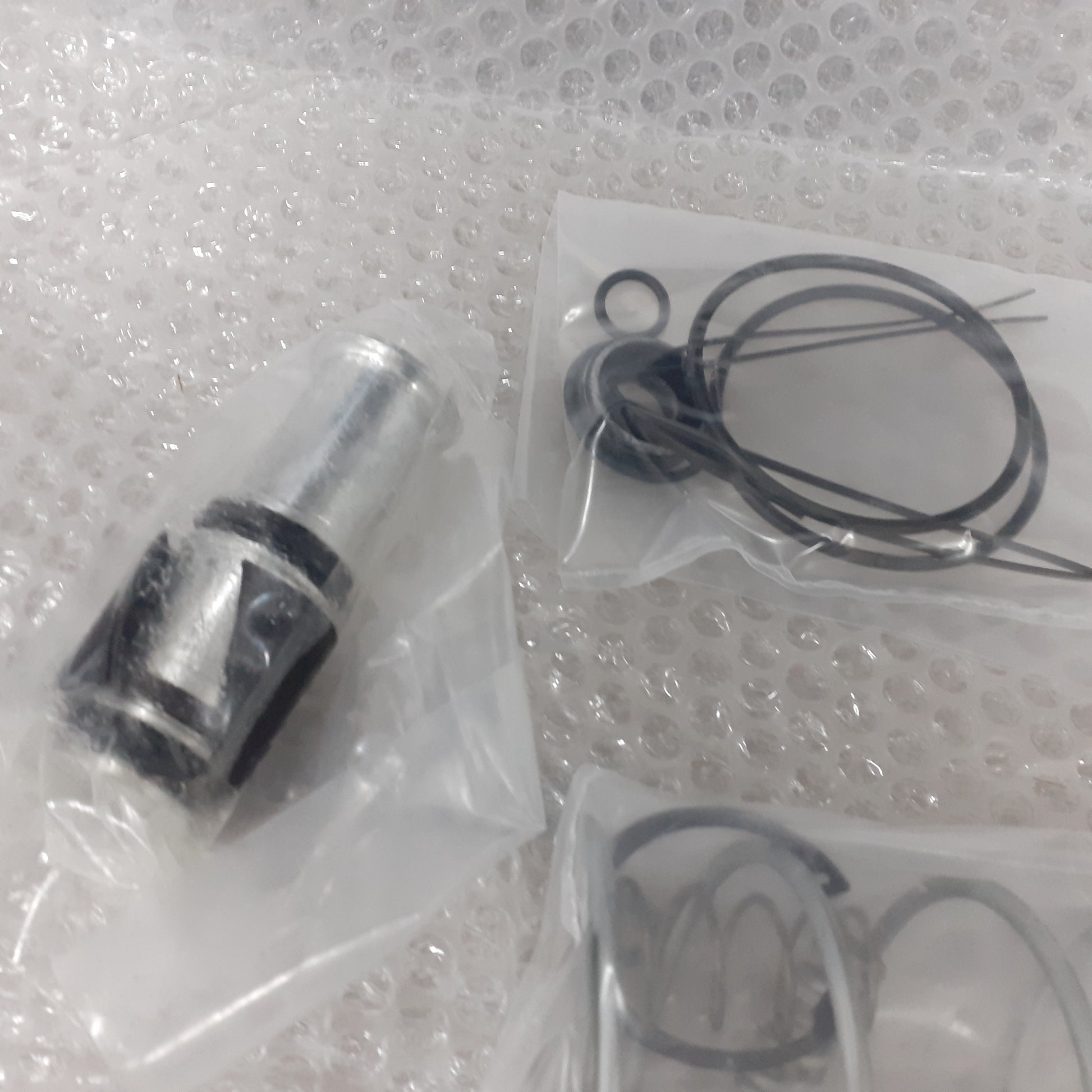 Clutch Servo Booster Repair Kit fits Iveco Eurocargo Stralis Trakker 42546211 Genuine View Left