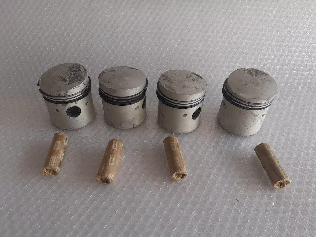 4x Pistons Kit fits Lancia Fulvia Berlina 2C 72mm Bore STD 426007O1 View Rear