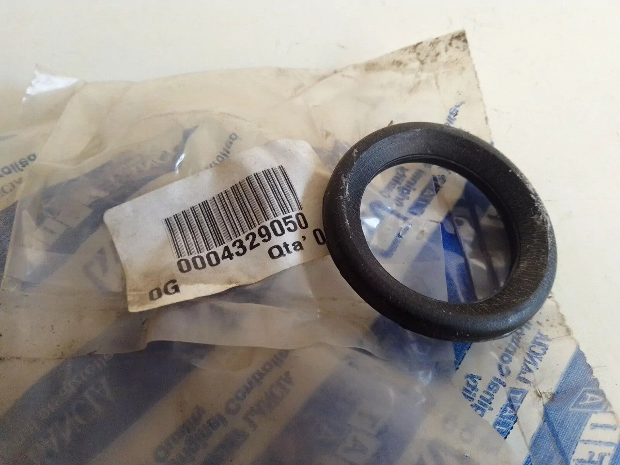 Gear Shift Lever Rubber Ring fits Fiat Croma Lancia Delta Evolution Thema 4329050 View Front