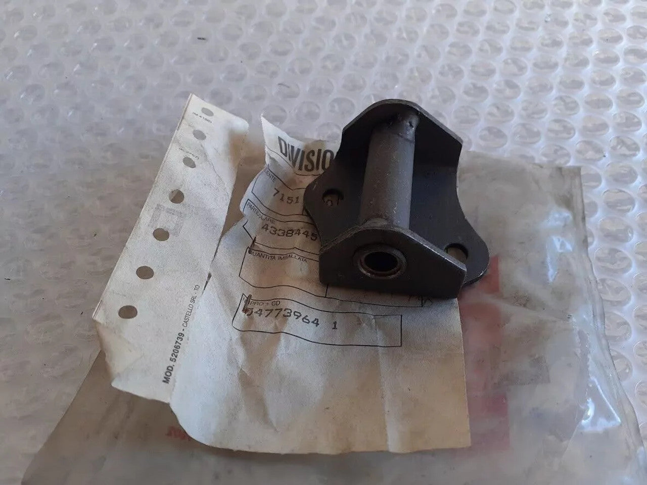Carburetor Support fits Fiat Uno Fiorino 4338445 Genuine View Rear
