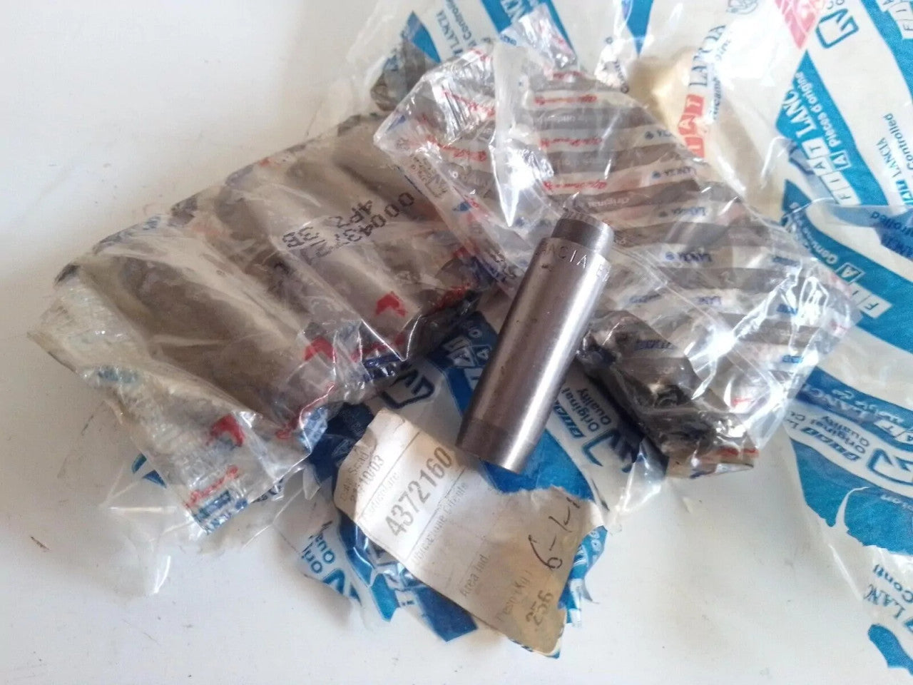 4x Valve Guides fits Fiat Lancia Alfa Romeo +0.05 4372160 Genuine View Front