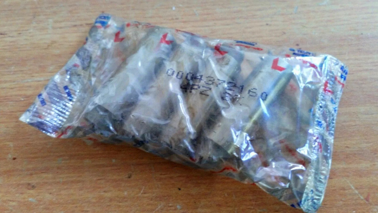 4x Valve Guides fits Fiat Lancia Alfa Romeo +0.05 4372160 Genuine View Rear