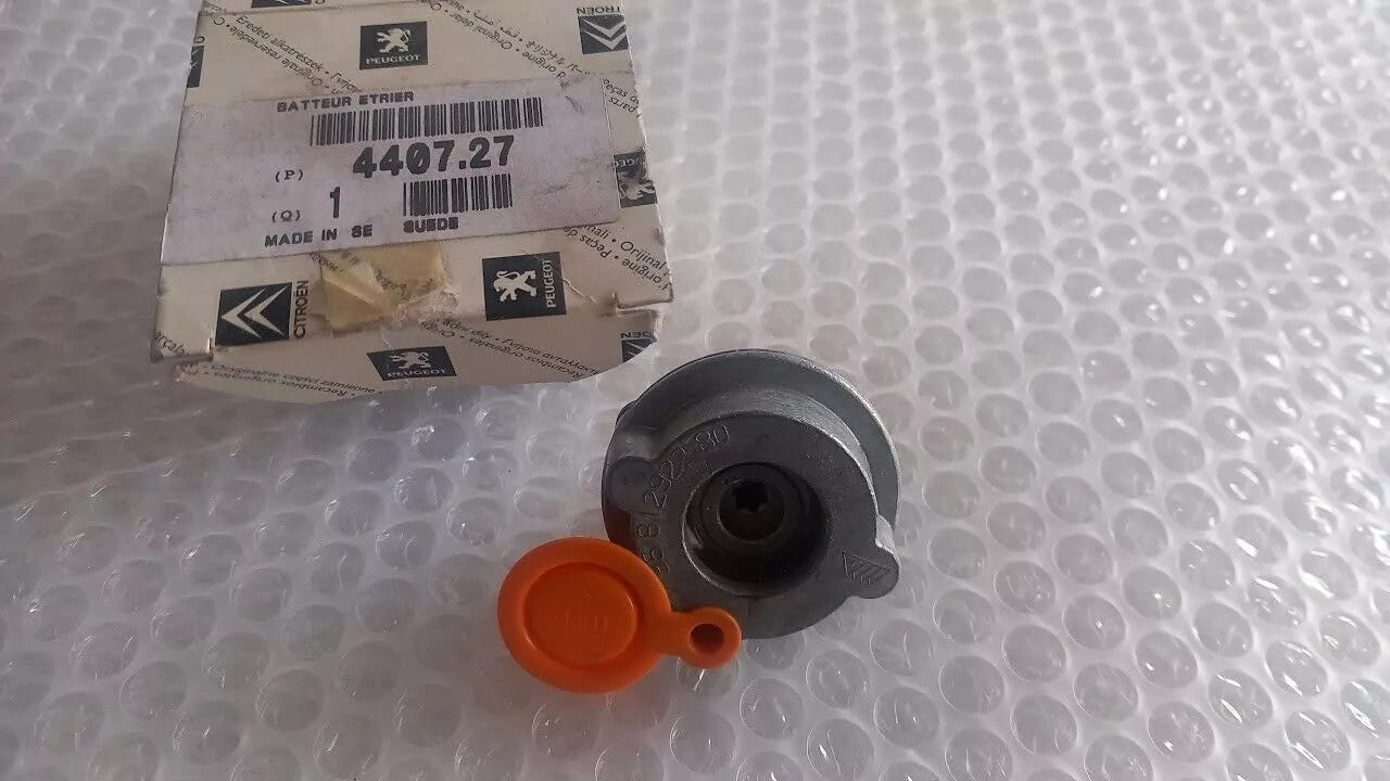 Rear Caliper Shim fits Peugeot 207 440727 Genuine View Front