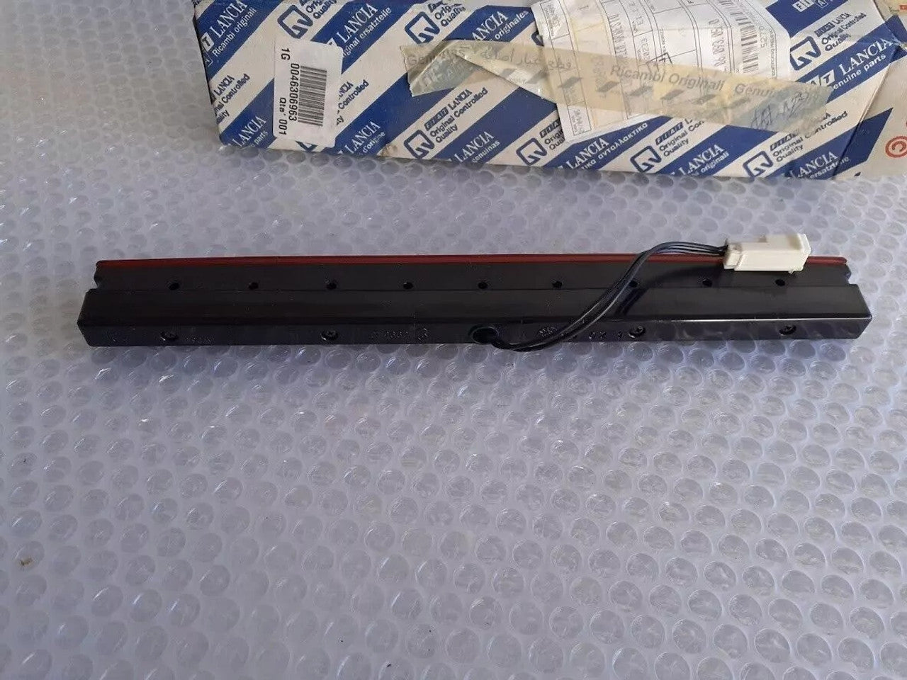 Third Brake Light Center fits Fiat Coupe Gamma 46306963 Genuine View Rear