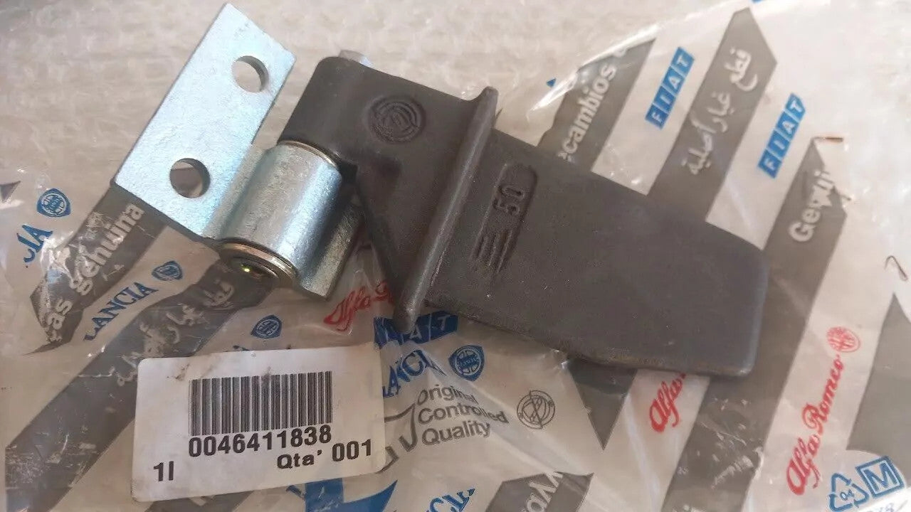 Door Hinge Upper Right fits Lancia Kappa Alfa Romeo 166 46411838 Genuine View Front