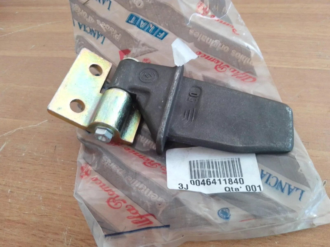 Front Door Hinge Left Lower fits Lancia Kappa Alfa Romeo 166 46411840 Genuine View Front