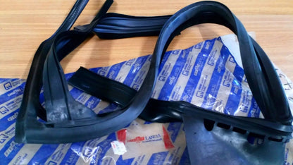 Window Seal Rear Left fits fiat Brava 46438431 Genuine View Rear