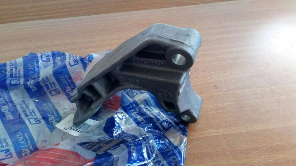 Engine Mount Rear Bracket fits Fiat Punto Lancia Y 46439876 Genuine View Upper