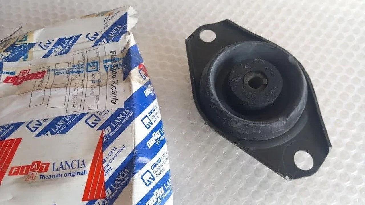 Engine Mount Right fits Fiat Coupe Lancia Delta Alfa Romeo 155 46446931 Genuine View Right