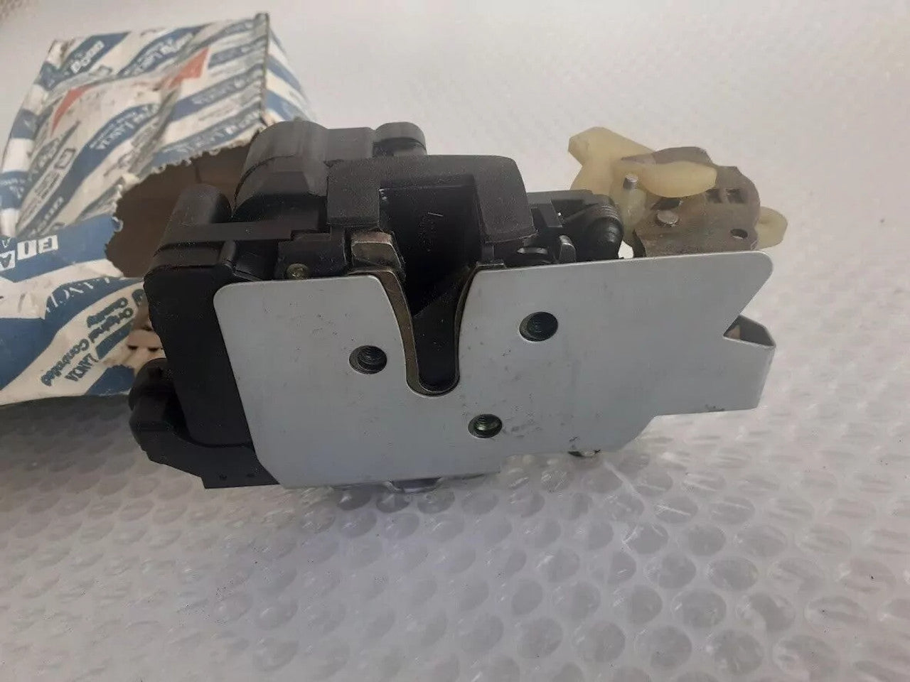 Door Lock Front Right fits Fiat Marea Bravo Brava 46766574 Genuine 46449821 View Rear
