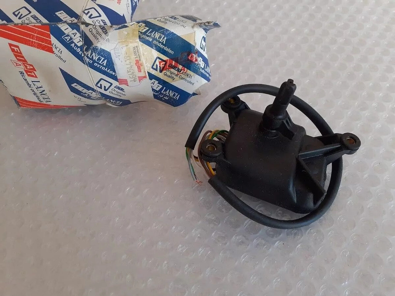 Air Vents Actuator Motor fits Fiat Croma Lancia Thema 82445047 Genuine 46454419 View Rear