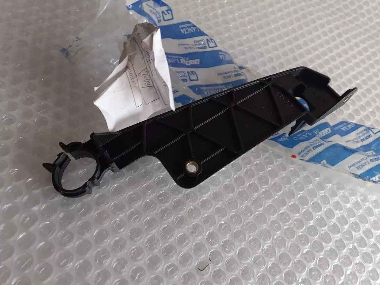 Cooling Hoses Clip Bracket fits Fiat Punto 46470089 Genuine View Upper