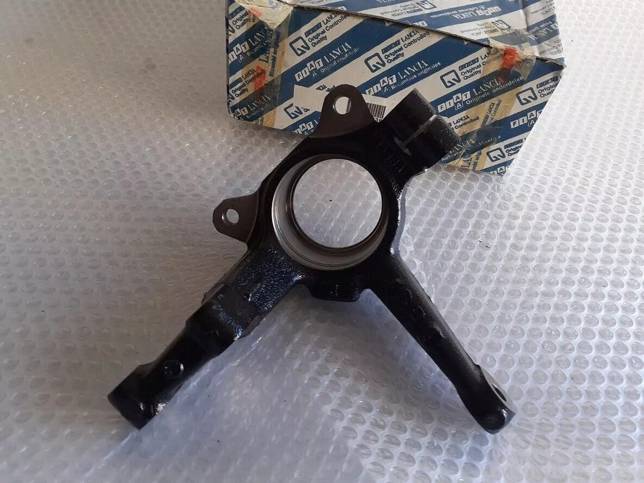 Steering Knuckle Front Left fits Fiat Brava Bravo Tempra Tipo Lancia Dedra Delta 46480639 View Front