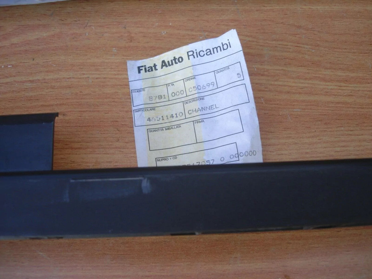 Front Right Window Guide Rear fits Fiat Seicento Elettra 46511410 Genuine View Rear