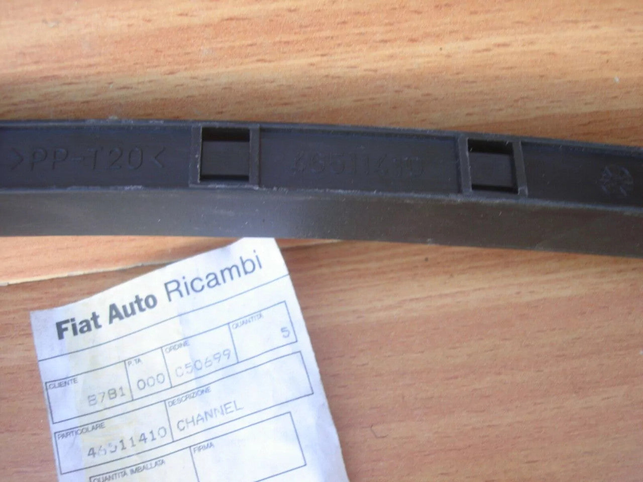 Front Right Window Guide Rear fits Fiat Seicento Elettra 46511410 Genuine View Right