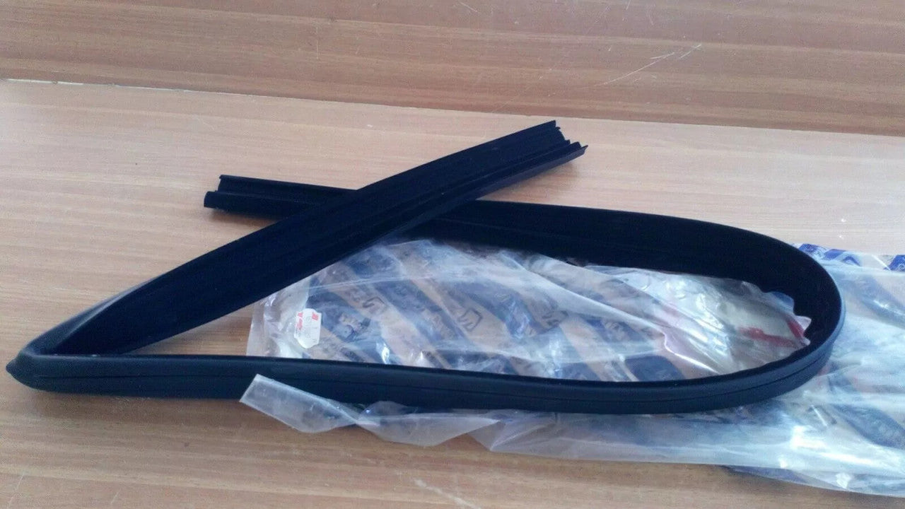 Window Weather Strip Seal Front Left fits Fiat Seicento 46511429 Genuine View Front