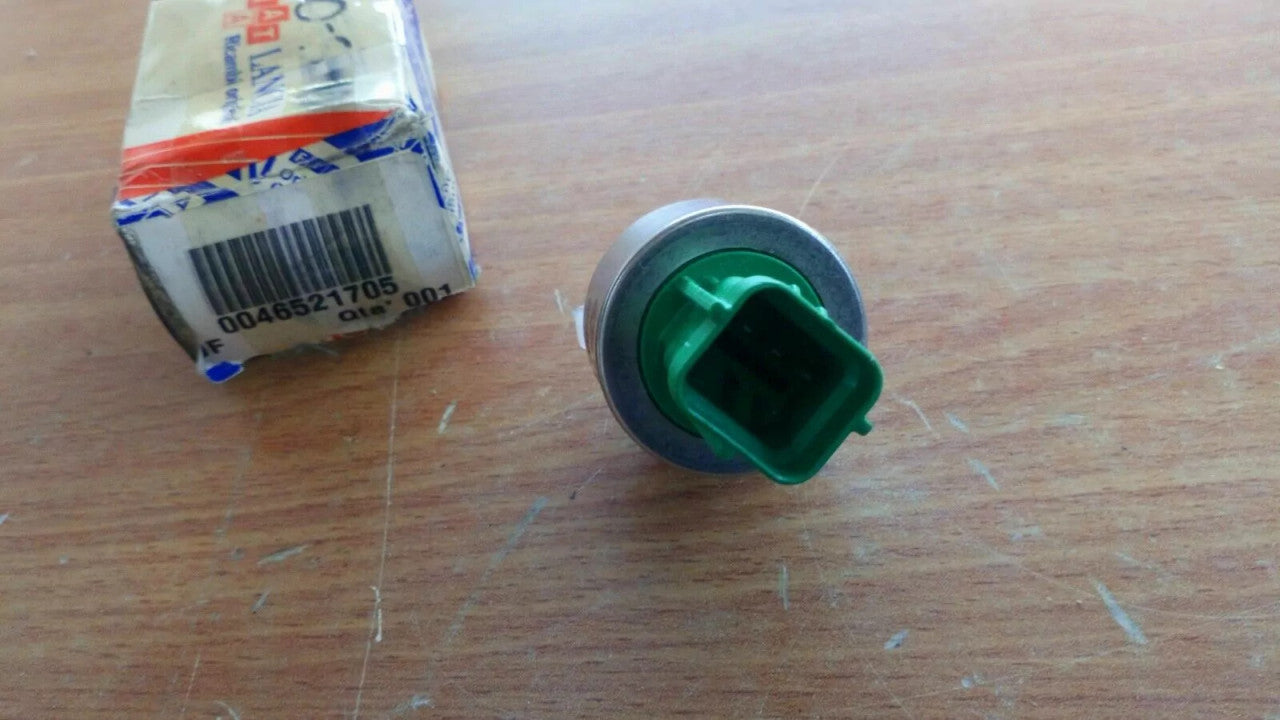 A/C Pressure Switch fits Fiat Brava Bravo Marea 46521705 Genuine View Front