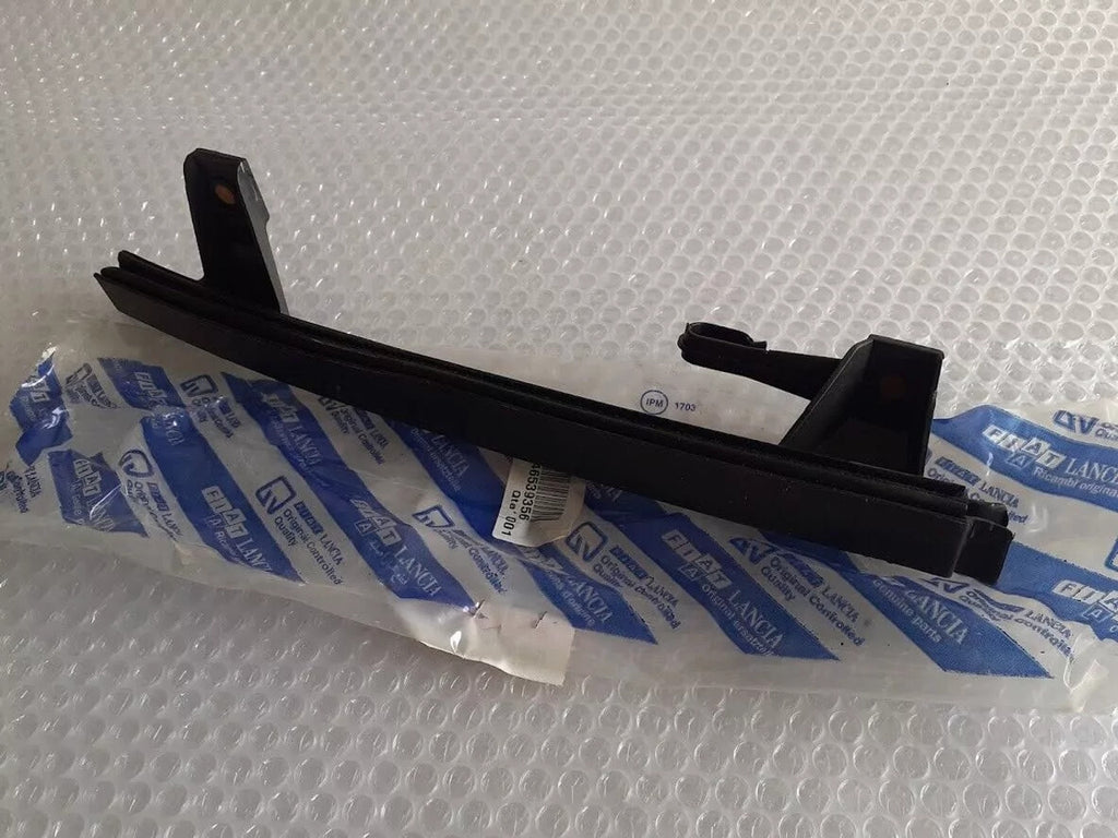 Front Right Window Front Guide fits Fiat Punto 46539356 Genuine View Upper