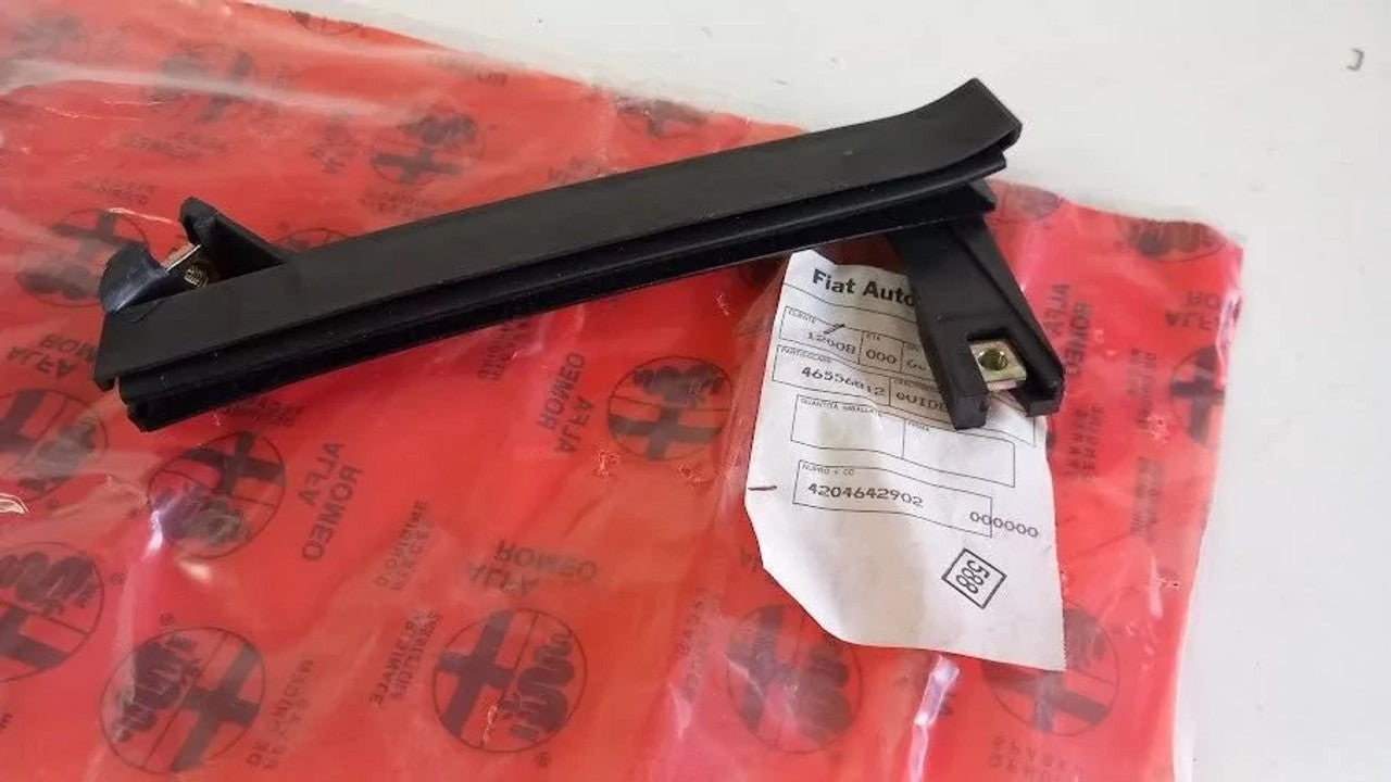 Window Guide Rear Right fits Alfa Romeo 147 46556812 Genuine View Front