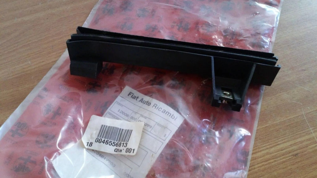 Rear Right Window Guide fits Alfa Romeo 147 46556813 Genuine View Rear