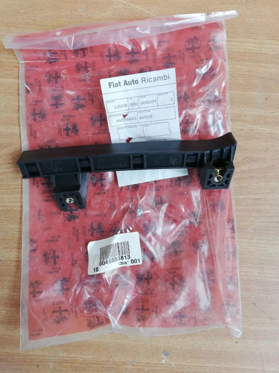 Rear Right Window Guide fits Alfa Romeo 147 46556813 Genuine View Left