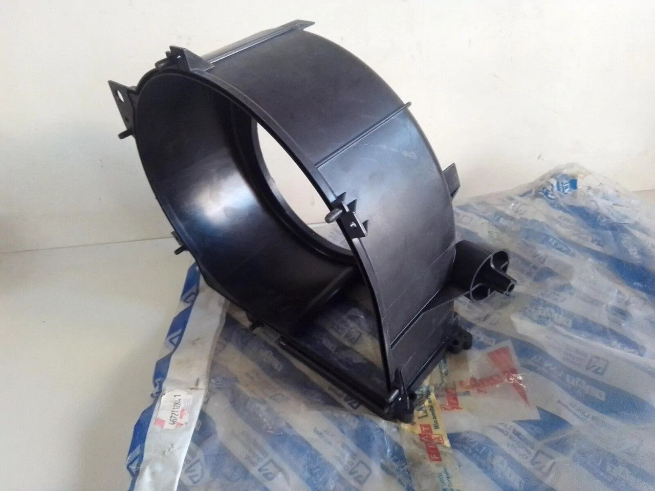 Heater Fan Housing LHD fits Fiat Barchetta Punto Lancia Y 46721128 View Rear