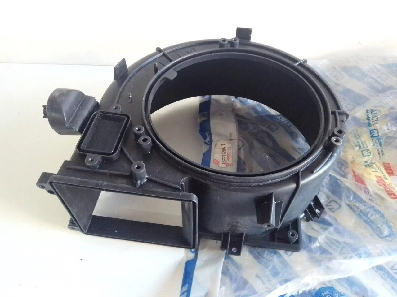 Heater Fan Housing LHD fits Fiat Barchetta Punto Lancia Y 46721128 View Right
