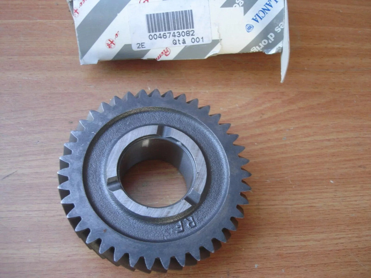 Manual Gearbox Gear fits Fiat Punto Lancia Y 46743082 Genuine View Right