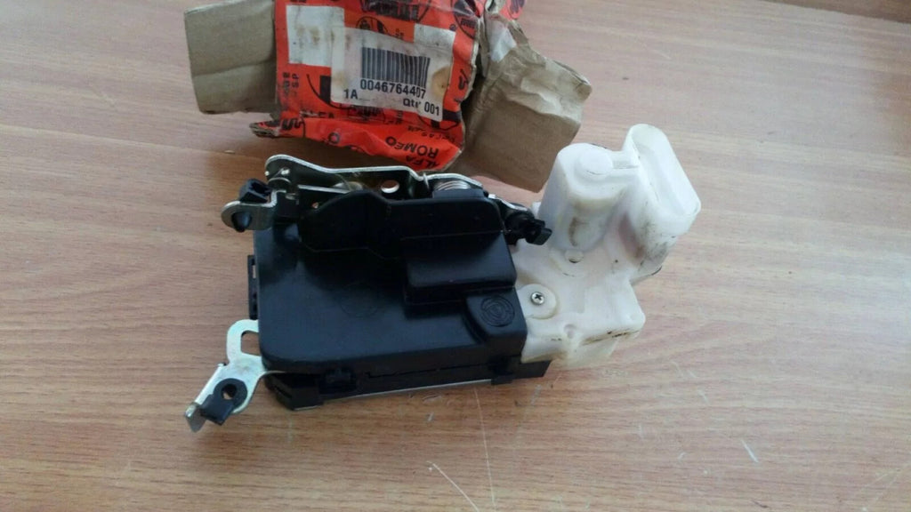 Door Lock Rear Right fits Alfa Romeo 146 46764407 Genuine View Rear