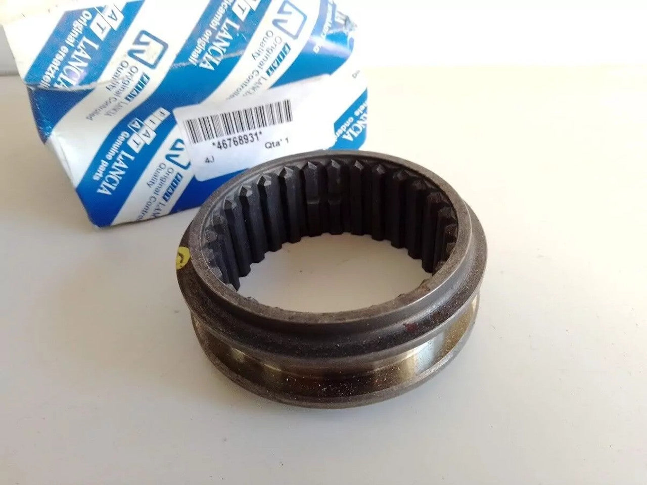 Transmission Synchro Hub fits Fiat Doblo Punto Lancia Ypsilon 46768931 Genuine View Front