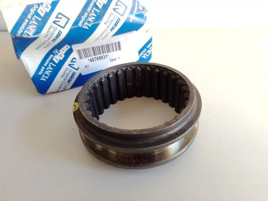 Transmission Synchro Hub fits Fiat Doblo Punto Lancia Ypsilon 46768931 Genuine View Front