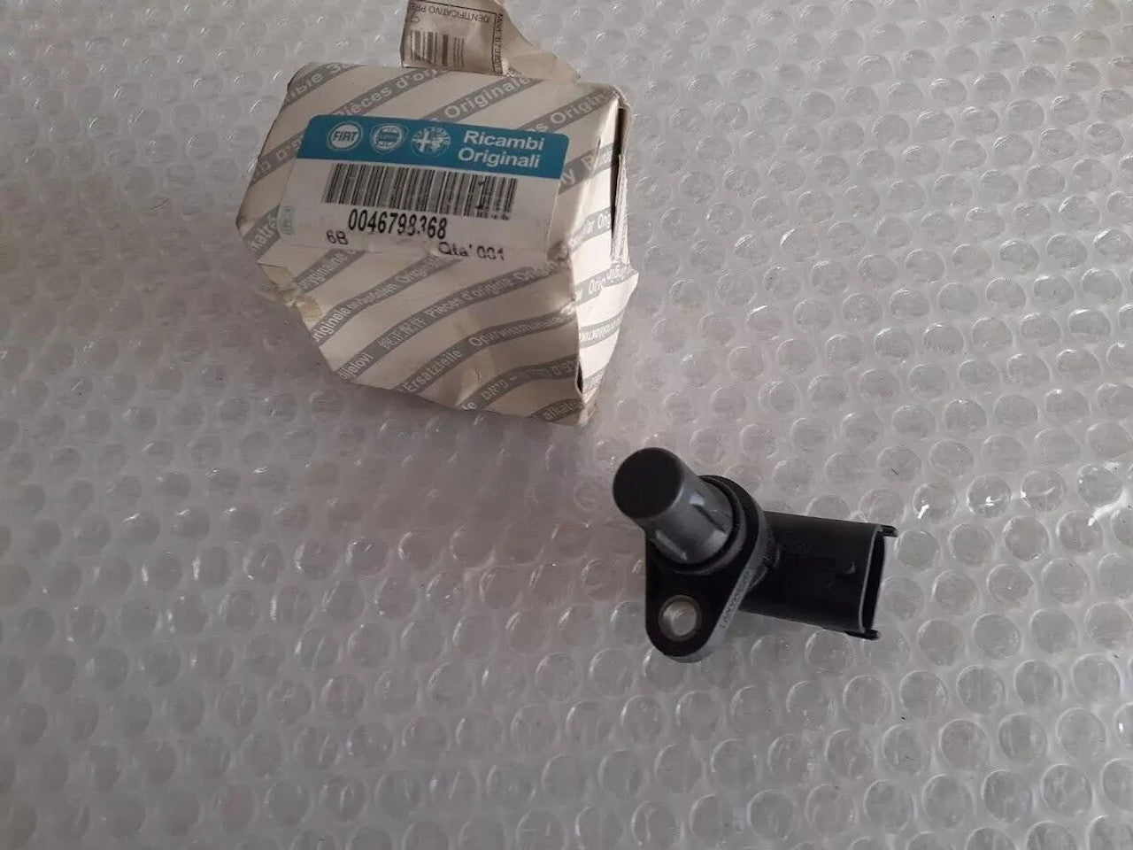 Camshaft Position Sensor fits Fiat Lancia Alfa Romeo 46798368 Genuine View Front
