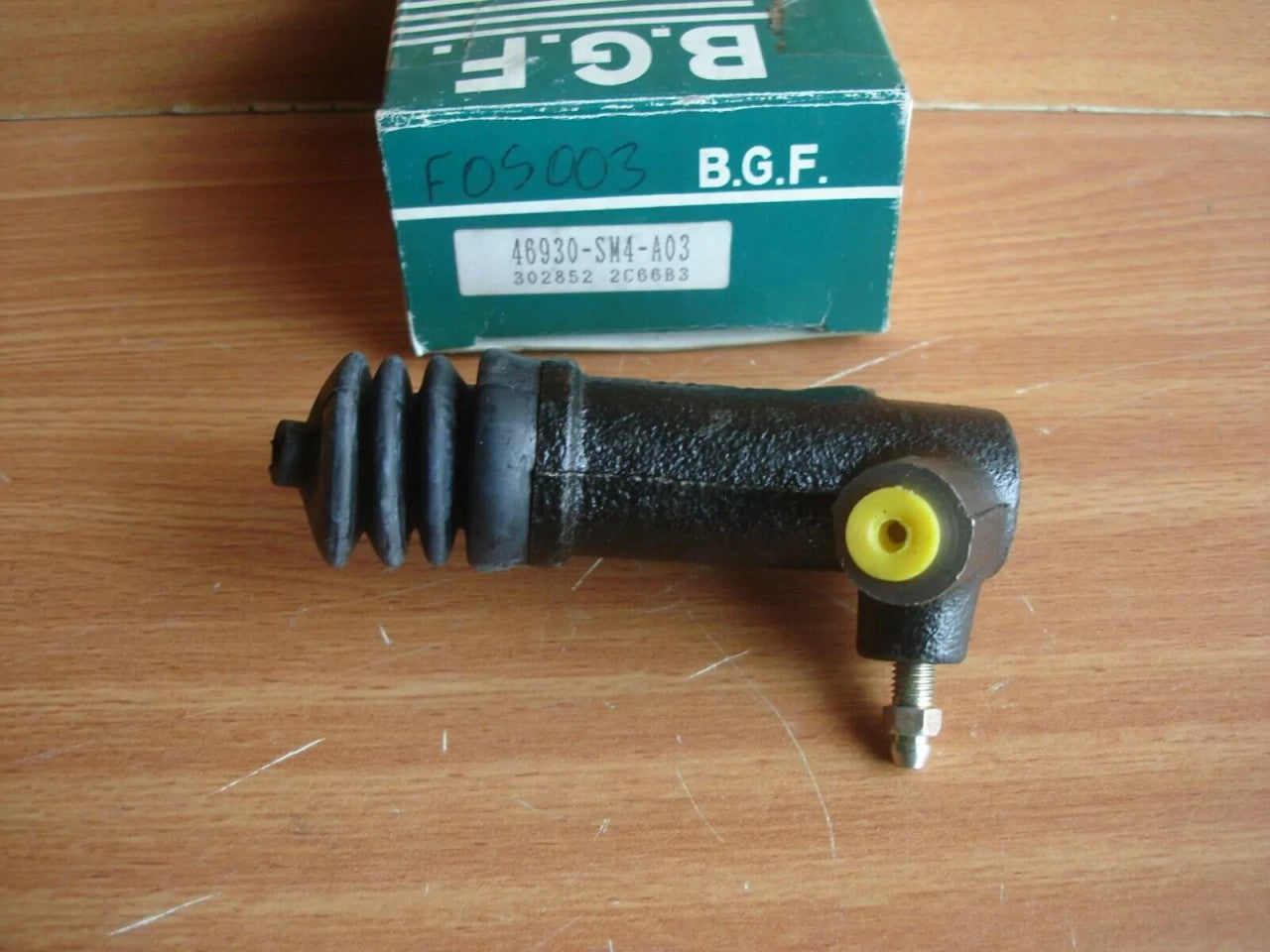 Clutch Operating Slave Cylinder fits Honda Accord CB CD CE Prelude BA BB 46930-SM4-A03 View Rear