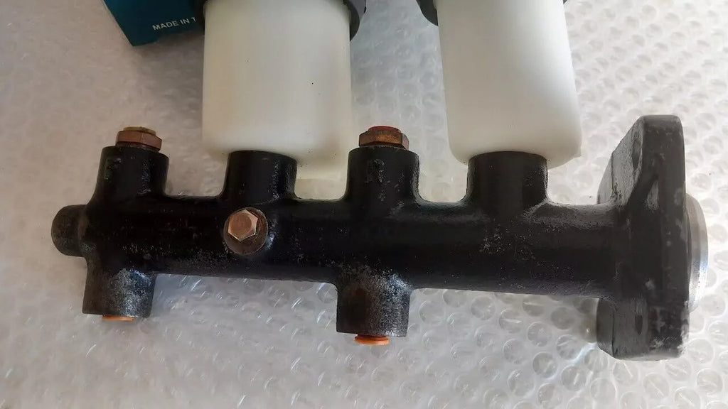 Brake Master Cylinder without Booster fits Toyota Corolla TE31 TE37 TE38 47201-12080 View Right
