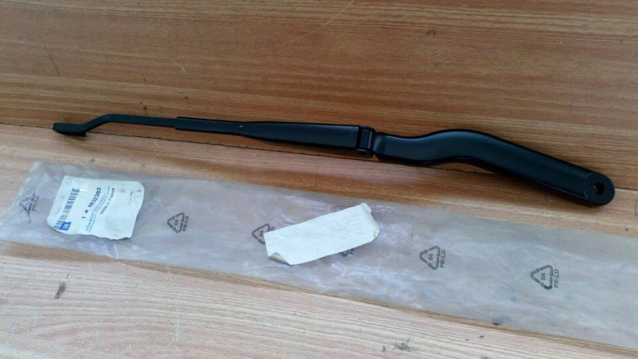 Wiper Arm Left RHD fits Saab 9-5 9600 4832382 Genuine View Front