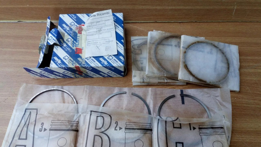 Piston Rings Set fits Lancia Croma Thema Turbo +0.4 Oversize 4845483 Genuine View Front