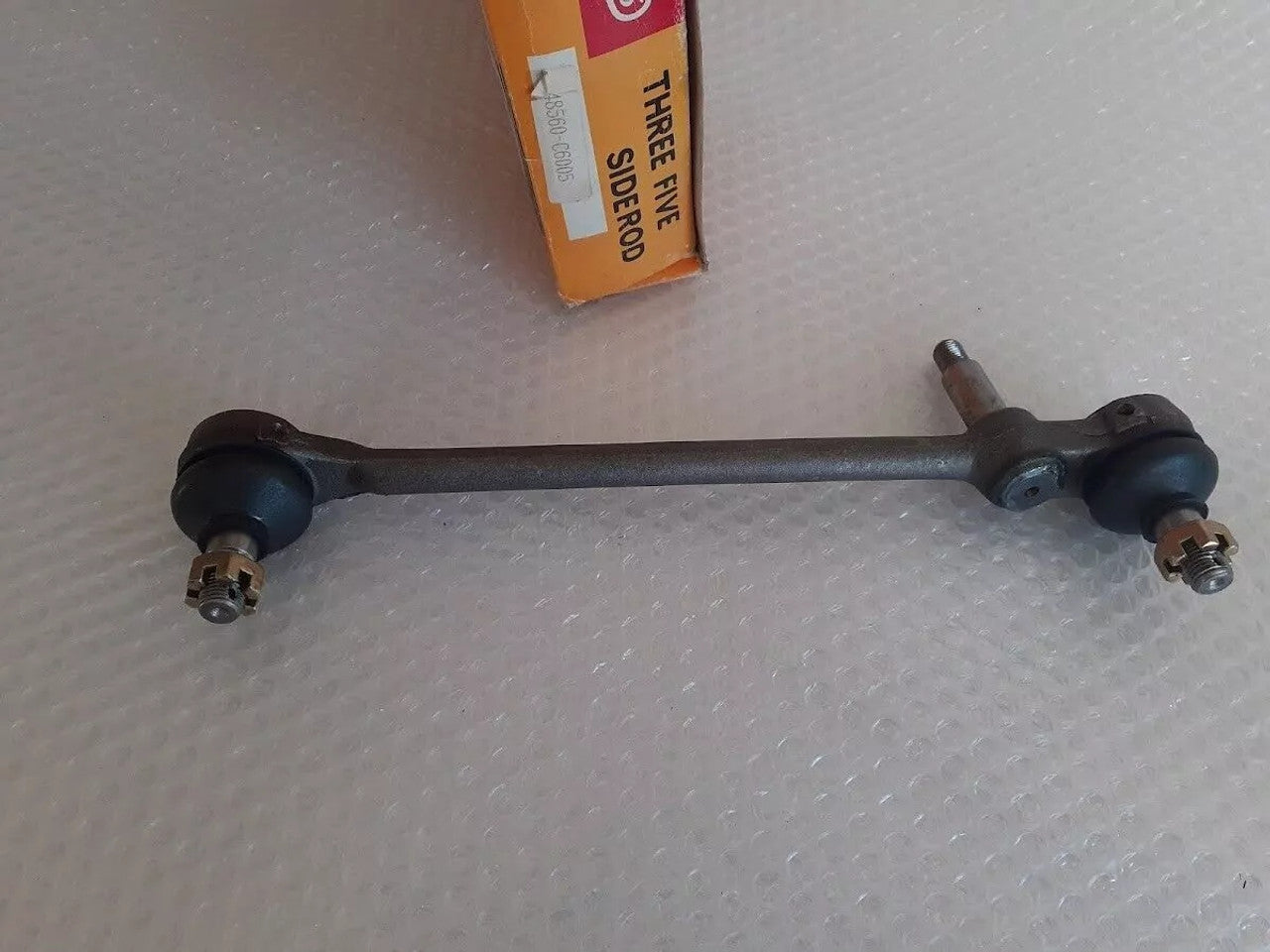 Center Link fits Nissan Patrol Safari 160 161 with Power Steering 48560-C6005 View Front