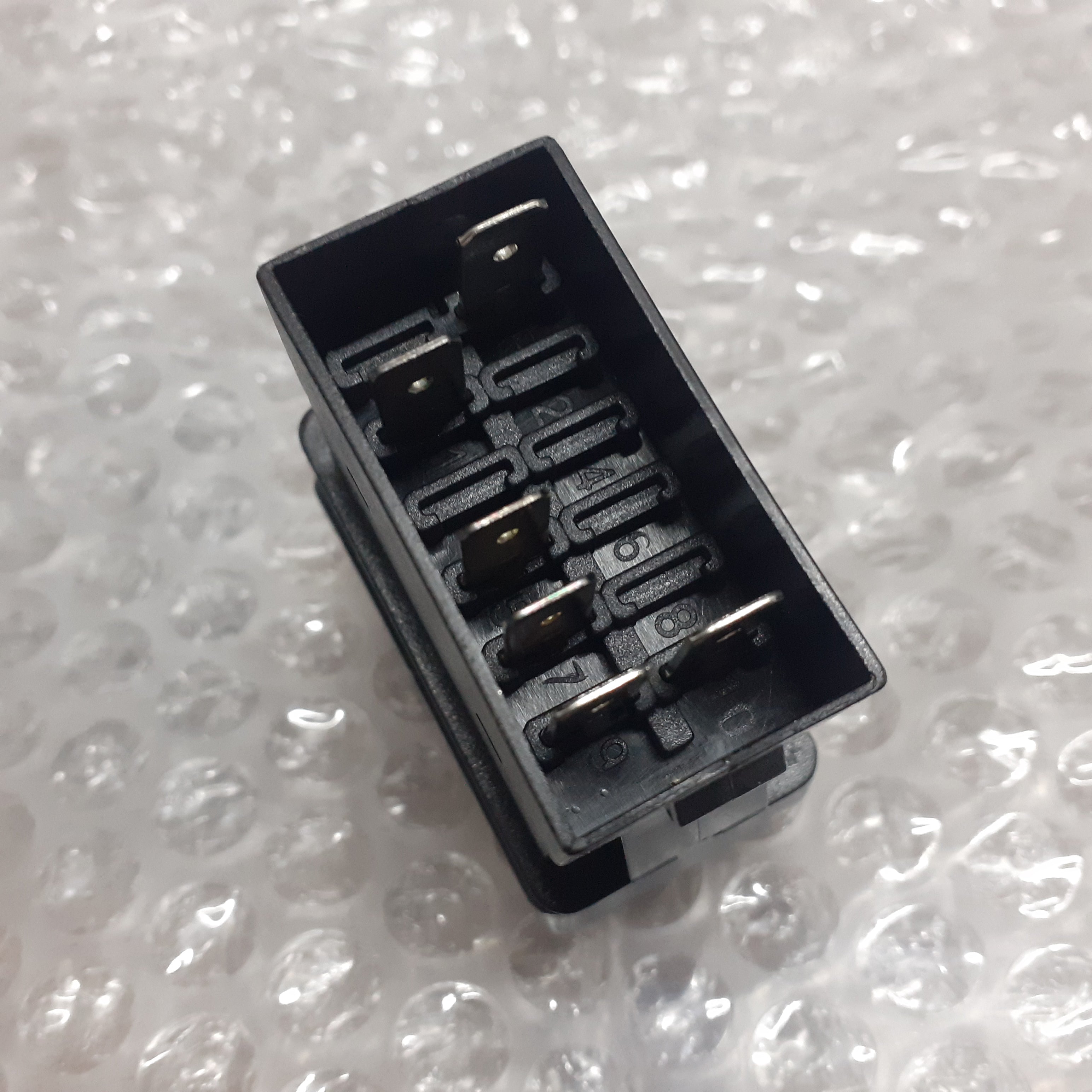 Heated Mirror Switch fits Iveco Eurocargo Tector Stralis 504096590 Genuine View Rear