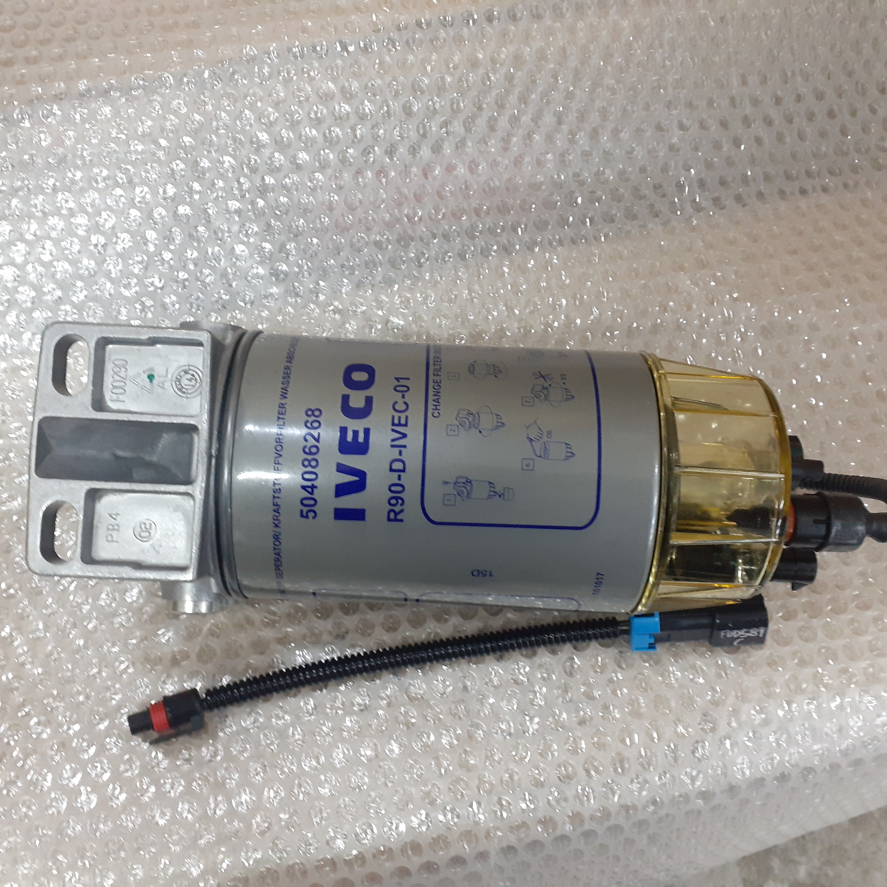 Fuel Filter Assembly Fuel Water Separator fits Iveco Eurocargo 504101412 Genuine View Rear