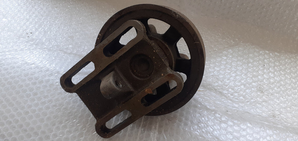 Fan Pulley Hub 3 Groove fits Detroit Diesel 6/8 V71/92 Engines 5103966 View Left